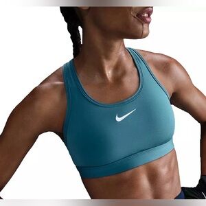 Nike Women's Swoosh Medium Support Padded Sports Bra